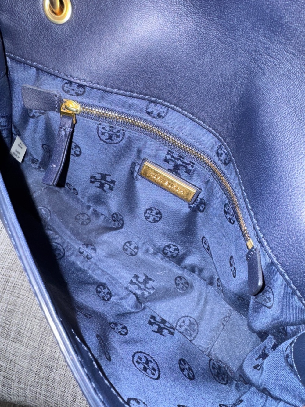 Tory Burch Bag Alexa Convertible Nubuck Suede Dark Navy Chevron Shoulder Bag - Picture 15 of 17